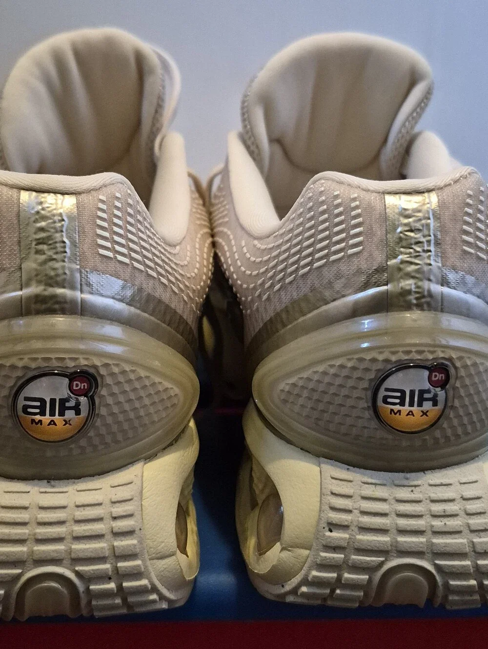 NEW Women's Nike Air Max DN LT Khaki/Fossil-Team Gold (HV4861 200) - SIZE 7